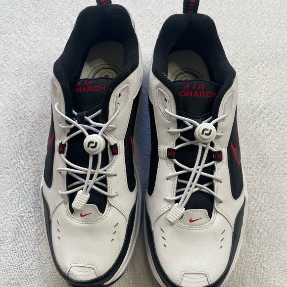 Nike Black & White Air Monarch ~ Size 11
Athletic ~ Training Shoes - Picture 4 of 14